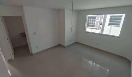 Casa SOBRADO, de 100m², com 2 quartos (2 suítes), bairro Campo Grande - Santos/SP
