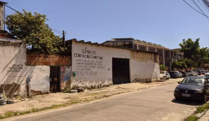 Terreno para venda próximo ao centro comercial de Bonsucesso.