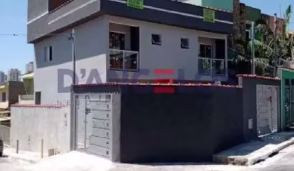 Imperdível Sobrado de 2 quartos na Vila Formosa, São Paulo-SP: 2 suítes, sala, 2 banheiros, 2 vagas, 105 m². Confira!