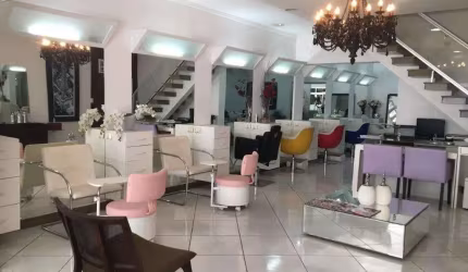 Sobrado Comercial para Locação em São Paulo - Jardim Anália Franco: 2 Quartos, 3 Salas, 3 Banheiros, 175m² de Área.