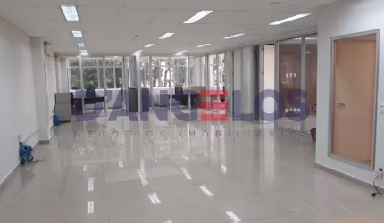 Salão Comercial de Alto Padrão no Tatuapé - 6 Salas, 9 Vagas de Garagem, 510m² - São Paulo-SP