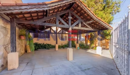 Magnífica Casa para locação na Vila Guilhermina, São Paulo-SP: 3 quartos, 1 suíte, 2 salas, 3 banheiros, 3 vagas de garagem, 241m².