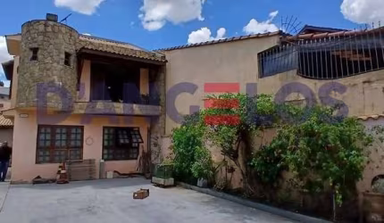 Imperdível casa à venda em São Paulo-SP, Cidade Patriarca: 3 quartos, 1 suíte, 2 salas, 4 banheiros, 10 vagas de garagem, 180m²!
