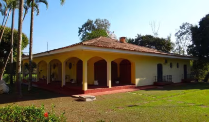 Chácara de luxo em condomínio exclusivo em Atibaia-SP, bairro Caetetuba: 11 quartos, 3 suítes, 2 salas, 14 banheiros, 3.000 m².