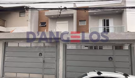 Sobrado à venda na Vila Dalila, São Paulo-SP: 3 quartos, 1 suíte, 2 salas, 2 banheiros, 2 vagas de garagem - 110m² de área.