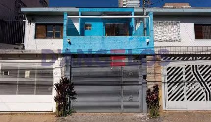 Sobrado para locação no Tatuapé, São Paulo-SP: 3 quartos, 2 suítes, 2 salas, 3 banheiros e 1 vaga de garagem, 147m²!