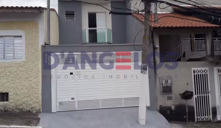 Sobrado à Venda em Artur Alvim, São Paulo-SP: 2 Quartos, 2 Suítes, 2 Salas, 3 Banheiros, 2 Vagas, 65m²!