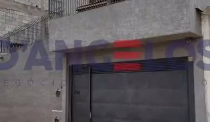 Sobrado à venda na Vila Dalila, São Paulo-SP: 2 quartos, 1 suíte, 1 sala, 3 banheiros, 2 vagas de garagem, 140 m²!