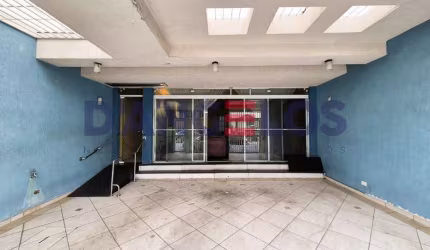 Sobrado à Venda no Tatuapé, São Paulo-SP: 3 Quartos, 1 Suíte, 2 Salas, 4 Banheiros, 2 Vagas, 250m² de Área!