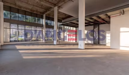 Loja ao Lado do Shopping Metrô Tatuapé - Locação de 2 Salas, 2 Banheiros, 190m² em São Paulo-SP!