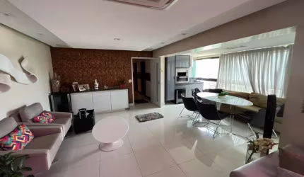 Edf. Vila Verde - Apartamento no Bairro de Casa Forte com 3 quartos sendo 3 suítes  com 202m² por R$ 2.000,000,00.