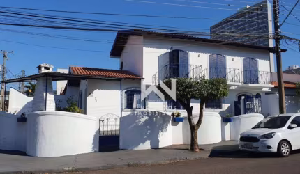 Sobrado com 3 dormitórios para alugar, 200 m² por R$ 12.000,00/mês - Santa Rosa - Londrina/PR
