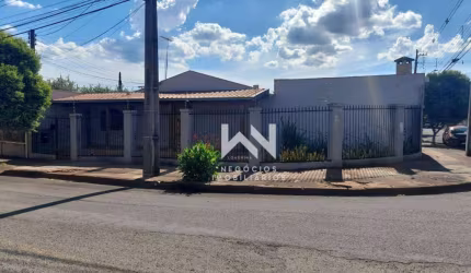 Casa com 4 dormitórios, 220 m² - venda por R$ 800.000,00 ou aluguel por R$ 3.400,00/mês - Antares - Londrina/PR