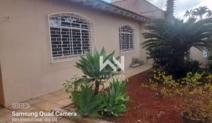 Casa com 3 dormitórios à venda, 200 m² por R$ 580.000,00 - Parque Jamaica - Londrina/PR