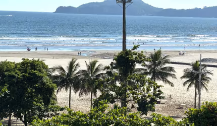 Dois dormitorios 2 banheiros predio frente Mar
