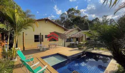 Casa em condomínio fechado com 4 quartos à venda na Estrada dos Pinheiros, 486, Chácara dos Junqueiras, Carapicuíba por R$ 1.160.000