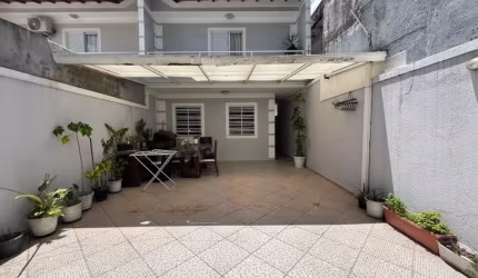 Sobrado a Venda com 2 Suítes e 2 Vagas de Garagem- Vila Gustavo