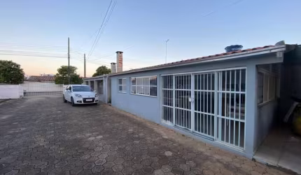 Casa na praia mobiliada em condomínio fechado