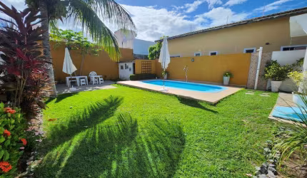 Casa c/ amplo terreno próx. Sartre Coc!!