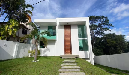 Casa de alto padrão em Condomínio fechado!!