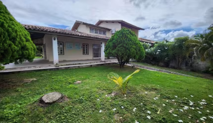 Casa de condomínio para venda possui 1200 metros quadrados com 4 quartos