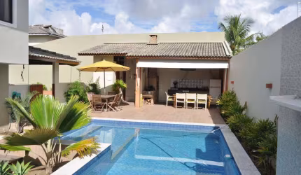 Casa próxima a Vilas do Atlântico.
