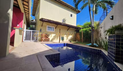 Casa c/ piscina privativa, cond. fechado!!