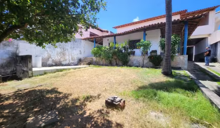 Casa em alameda fechada com portaria 24h!!