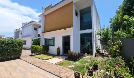 Casa em cond. próx. Vilas do Atlântico!!!
