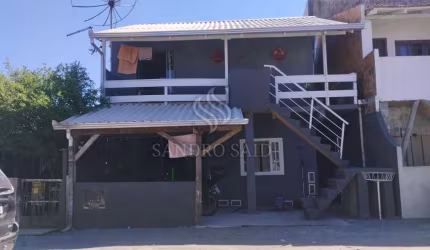 Sobrado para Venda em Balneário Barra do Sul, Centro, 3 dormitórios, 1 banheiro, 1 vaga