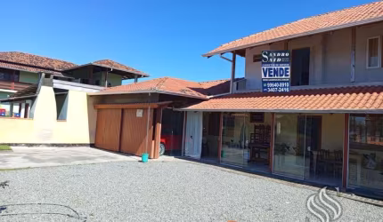 Sobrado para Venda em Balneário Barra do Sul, Centro, 4 dormitórios, 1 suíte, 4 banheiros, 2 vagas