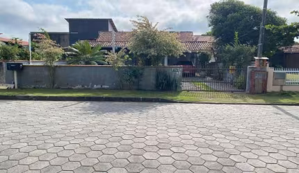 Casa para Venda em São Francisco do Sul, ERVINO, 5 dormitórios, 1 suíte, 1 banheiro, 3 vagas
