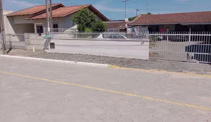 Casa para Venda em Balneário Barra do Sul, Centro, 2 dormitórios, 2 banheiros, 2 vagas