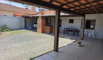 Casa para Venda em Balneário Barra do Sul, Centro, 3 dormitórios, 2 banheiros, 1 vaga