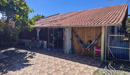 Casa para Venda em Balneário Barra do Sul, Centro, 3 dormitórios, 1 suíte, 3 banheiros, 1 vaga