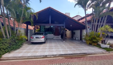 Casa de condomínio para venda com 200 m² com 3 dorms