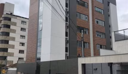 Área privativa, Prado, 3 qtos, novo, excelente localização.