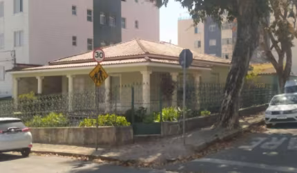 EXCELENTE CASA PARA MORADIA OU COMERCIAL