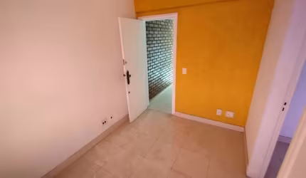 EXELENTE SALA, ÓTIMA LOCALIZAÇÃO NO BARRO PRETO!