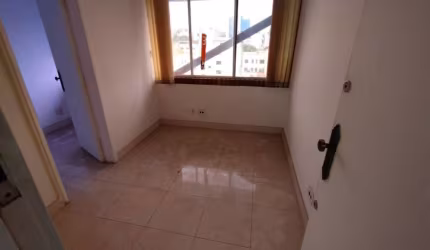EXELENTE SALA, ÓTIMA LOCALIZAÇÃO NO BARRO PRETO!
