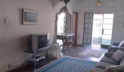 Casa com 5 quartos e 3 vagas de garagem
