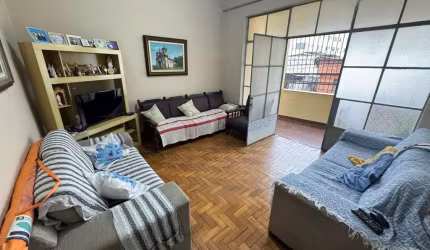 CASA 2 PAVIMENTOS 4 MORADIAS, 1 VAGA, ÓTIMA LOCALIZAÇÃO