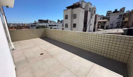 COBERTURA, 4 QUARTOS, 2 VAGAS LIVRES, S/ELEVADOR.