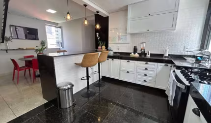APARTAMENTO DE COBERTURA, EXCELENTE LOCALIZAÇÃO, ELEVADOR