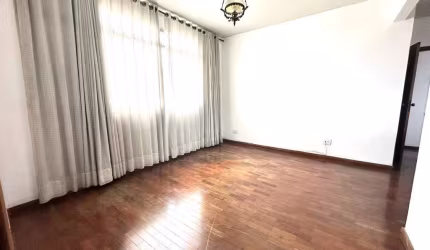 Apartamento com 3 Quartos e 3 banheiros à Venda, 110 m² por R$ 550,000