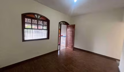 CASA 3 QUARTOS, REFORMADA, EDÍCULA COM 2 QUARTOS
