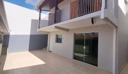 Casa  belíssima para locação com 03 dormitórios no bairro do Alvinópolis