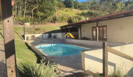 Chácara à venda com 03 dormitórios, por R$750.000,00 em Atibaia/SP