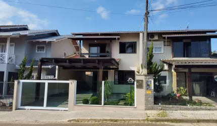 SOBRADO GEMINADO no BOM RETIRO com 3 quartos para VENDA, 131 m²