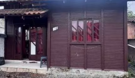 CASA DE MADEIRA no MORRO DO MEIO com 4 quartos para VENDA, 73 m²